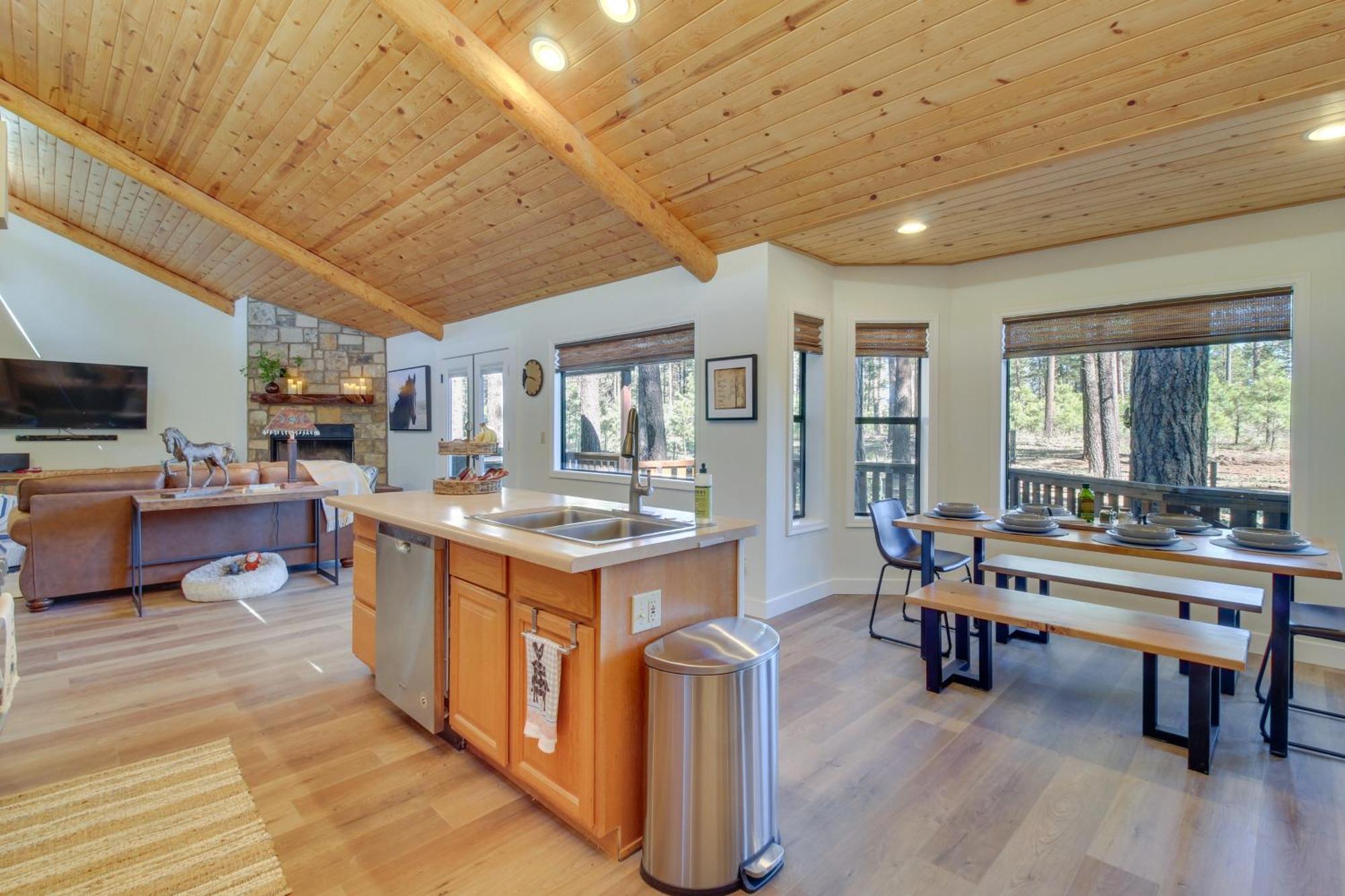 Peaceful Pinetop Cabin With Deck And Fire Pit! Villa Indian Pine Kültér fotó